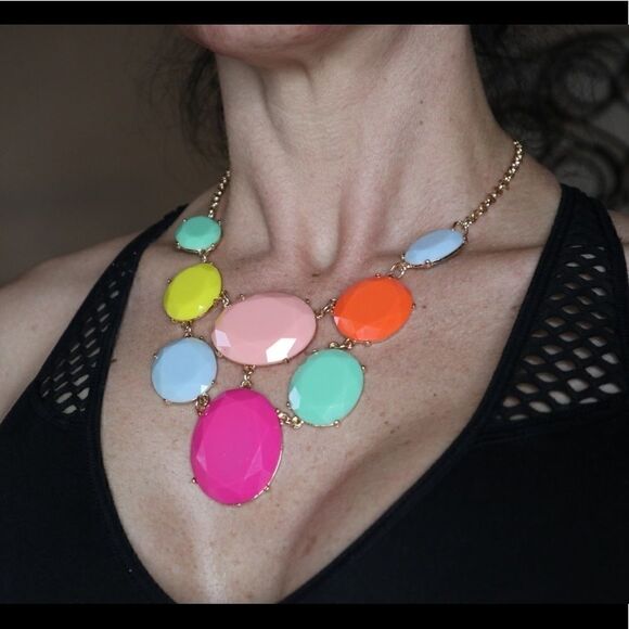 Jewelry - Colorful fashion necklace  